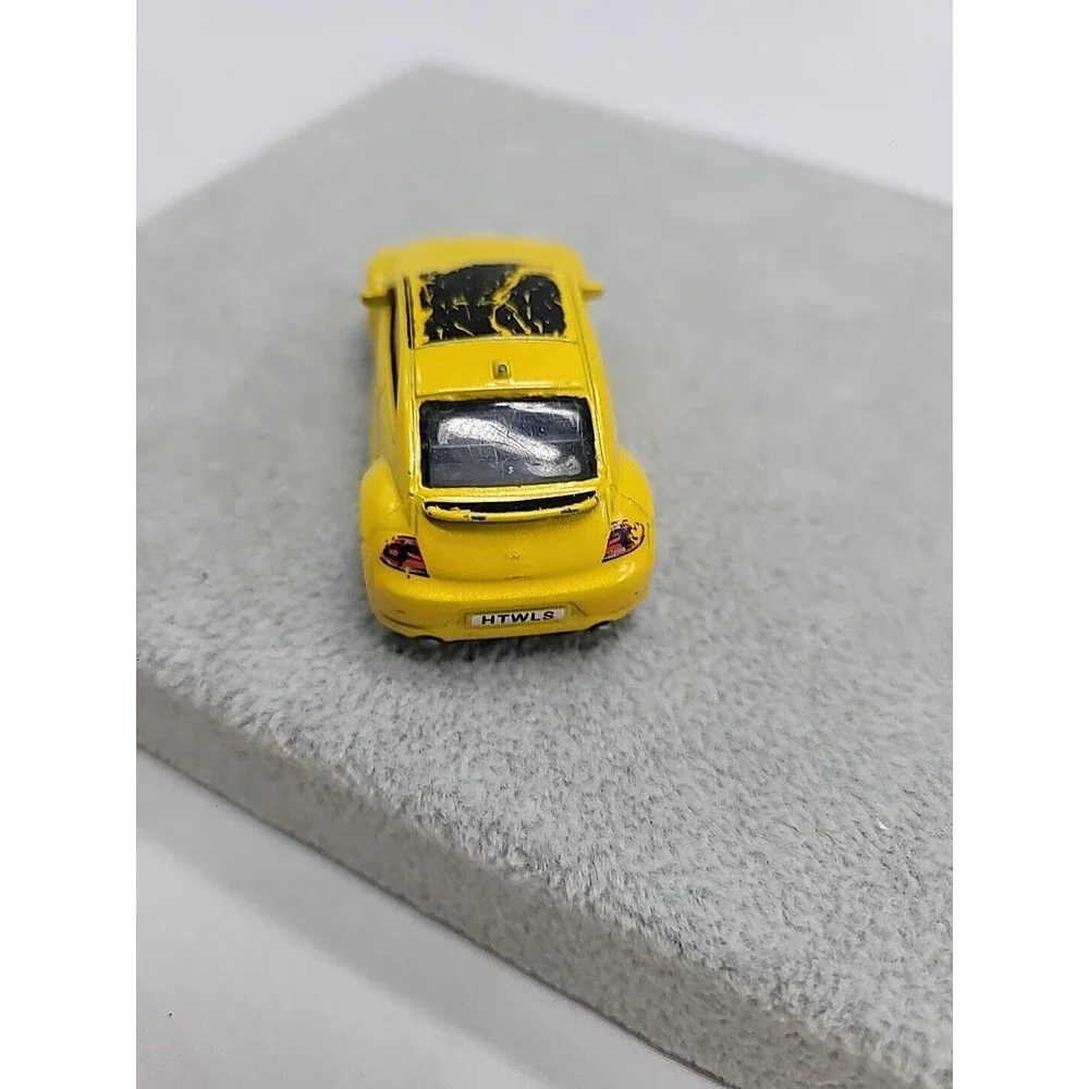 Hot Wheels 2012 Volkswagen VW  Beetle Yellow - Diecast - 1:64 - USED